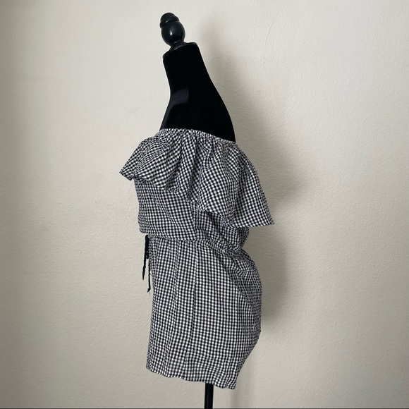 Honey Punch Off-Shoulder Romper - Picture 2 of 5